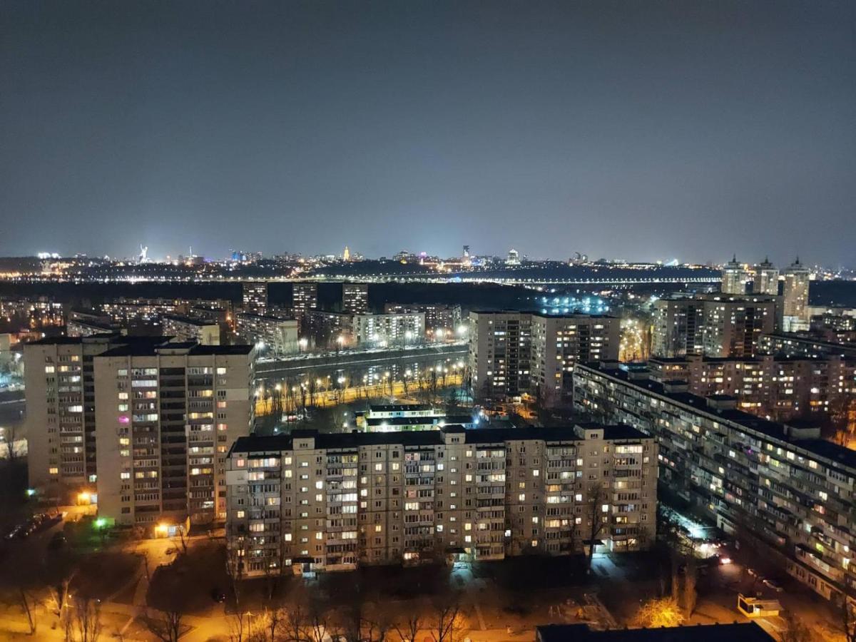 Видовая студия на 22 этаже рядом с м Левобережная Київ Екстер'єр фото