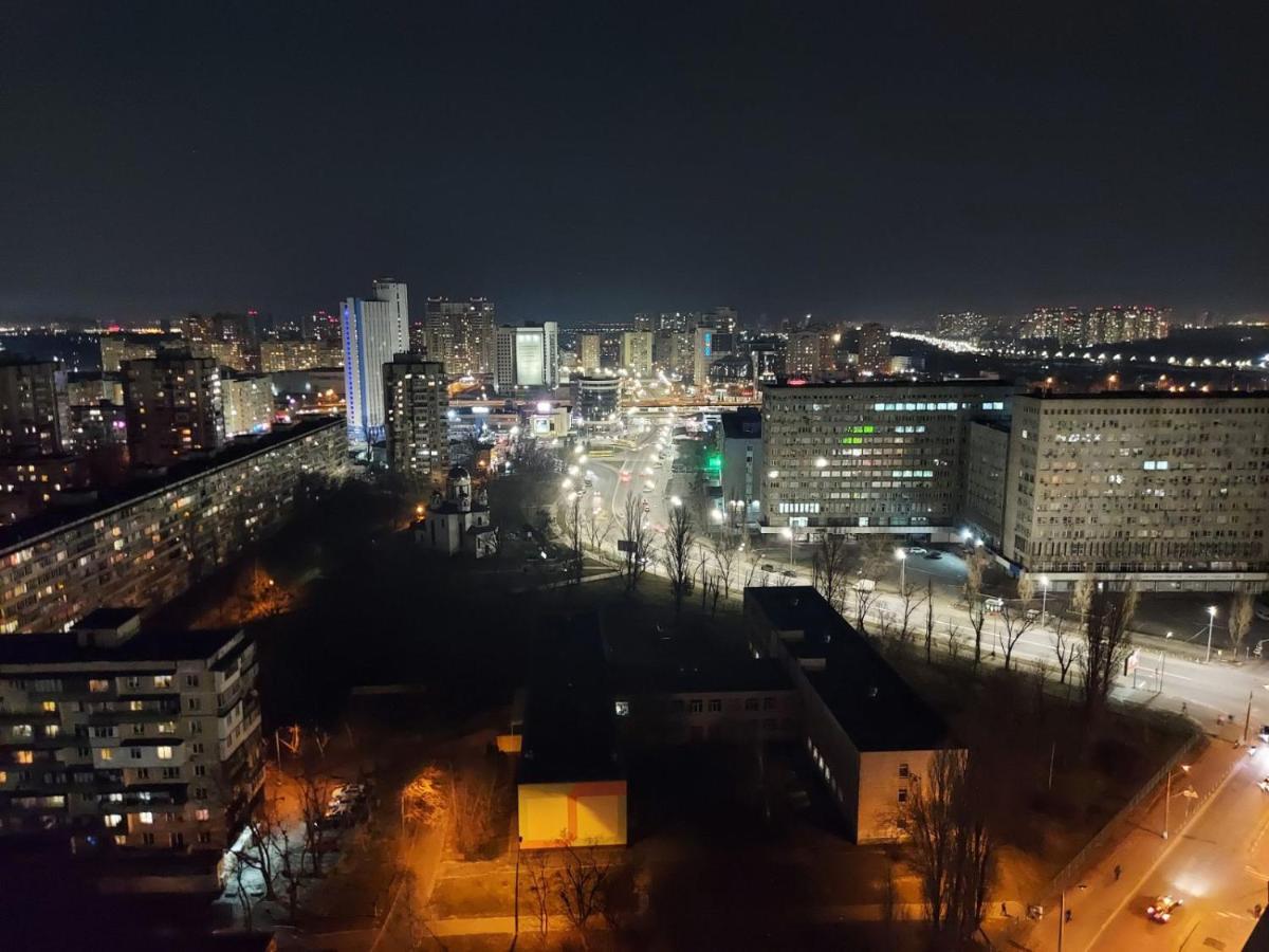 Видовая студия на 22 этаже рядом с м Левобережная Київ Екстер'єр фото