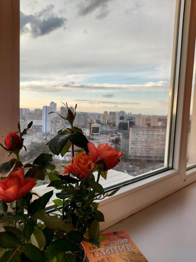 Видовая студия на 22 этаже рядом с м Левобережная Київ Екстер'єр фото
