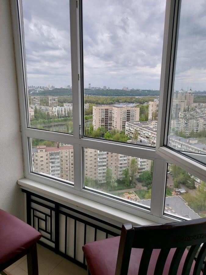 Видовая студия на 22 этаже рядом с м Левобережная Київ Екстер'єр фото